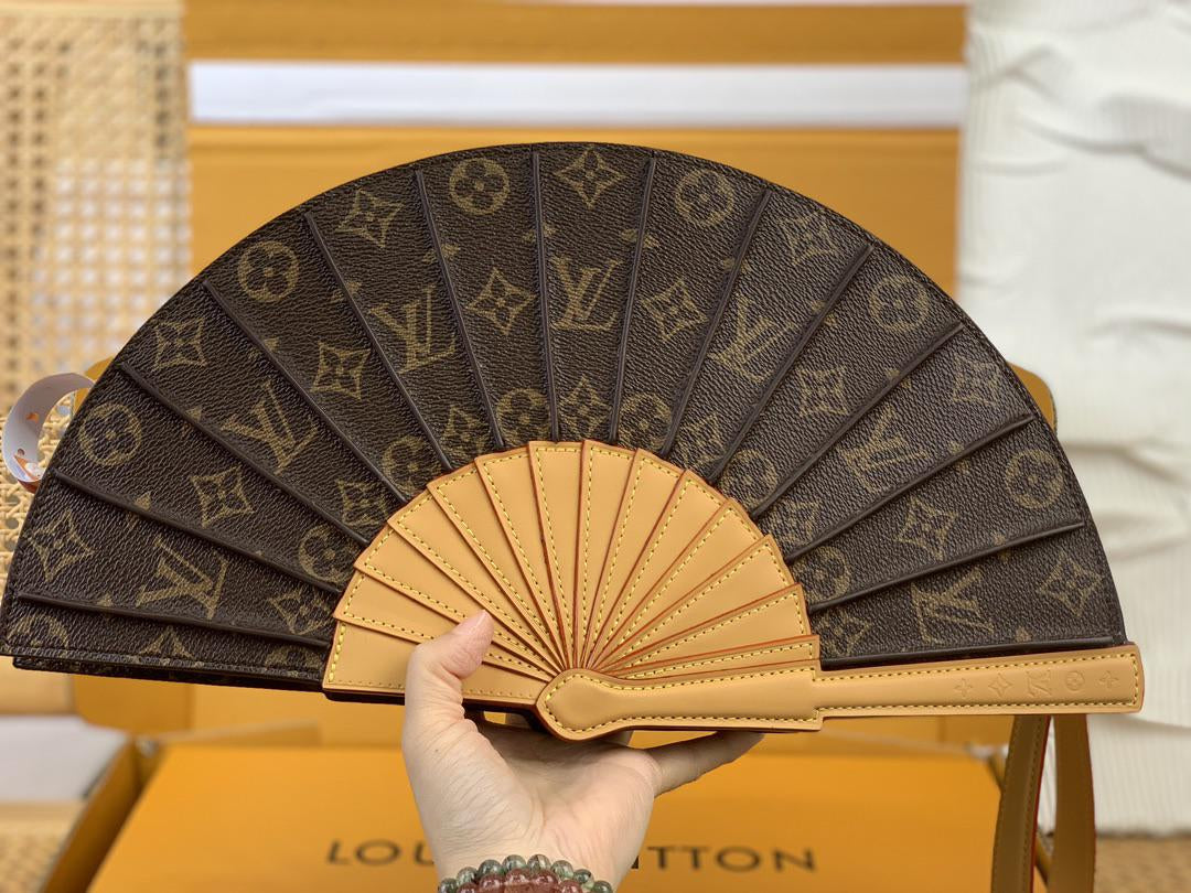Louis Vuitton Fan Clutch Bag