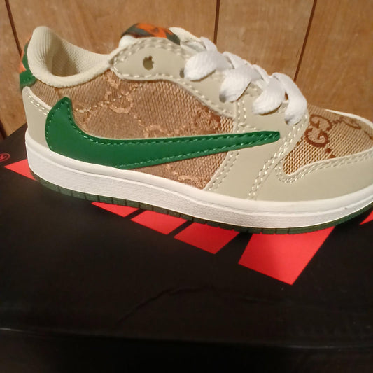 Nike Dunk Low x Gucci Kids