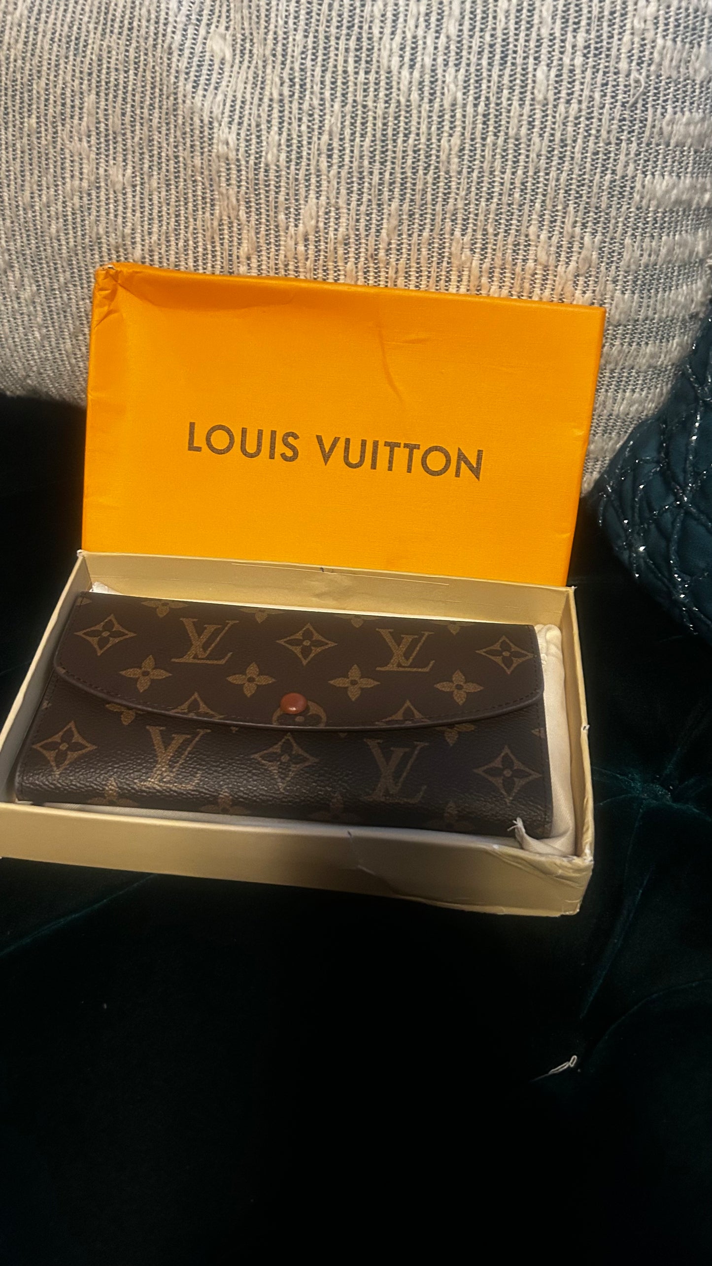Louis Vuitton Emilie wallet
