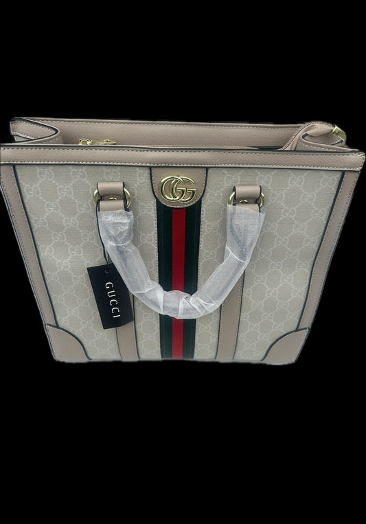 Gucci Ophidia
Tote Bags