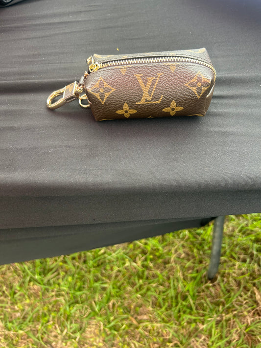 Louis Vuitton Key Pouch S in Monogram canvas
